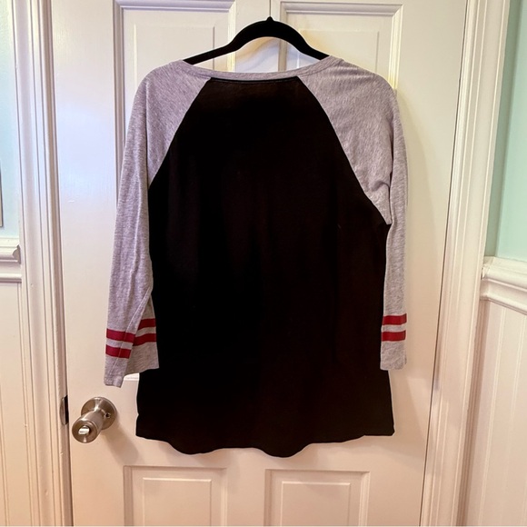 Harry Potter Black and Gray Long Sleeve Tee with Gryffindor Quidditch - Picture 4 of 6